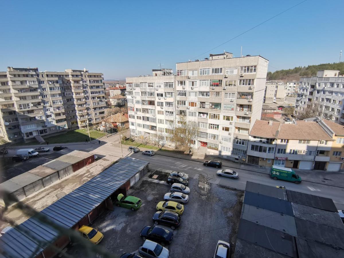 Central Apartment Targovishte Dış mekan fotoğraf